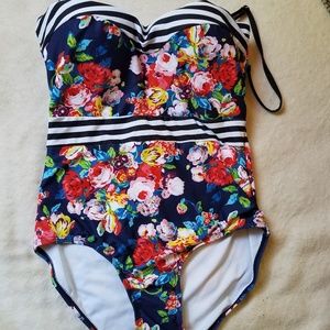 One piece M/L Floral bathing suit